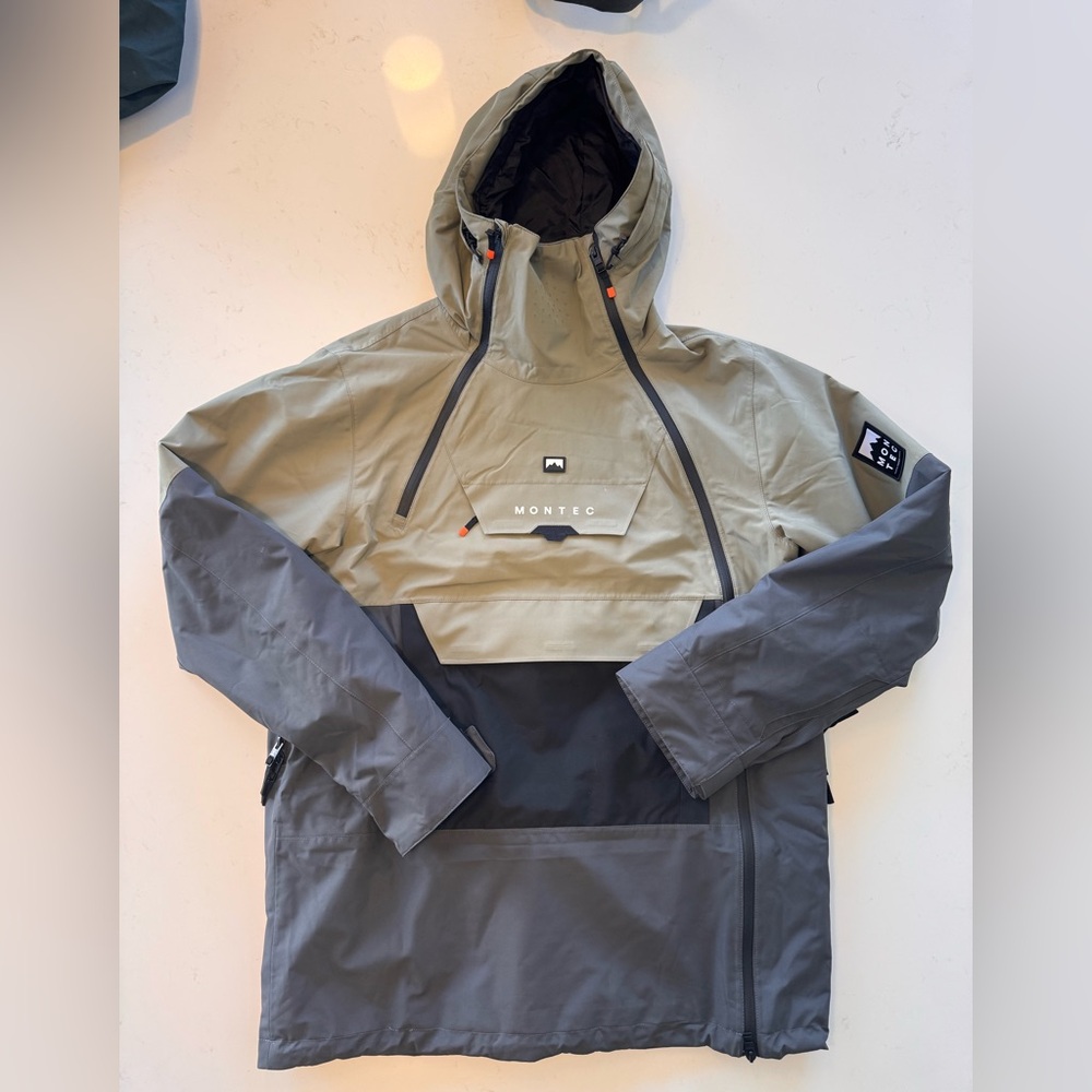 Montec insulated ski snowboard jacket pullover in green and black